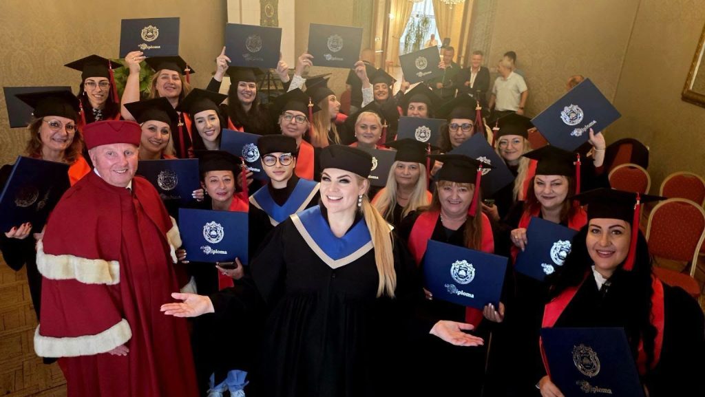 Пето дипломиране на MBA и DBA специалисти на Академия Щастлив Живот в Прага